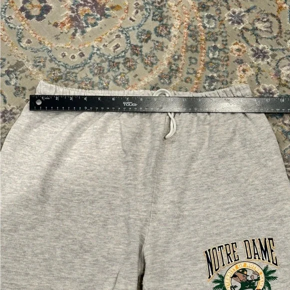 Vtg 90s Classics By Tullex Notre Dame Fighting Irish Sweat Shorts Grey Sz L USA - Picture 3 of 8